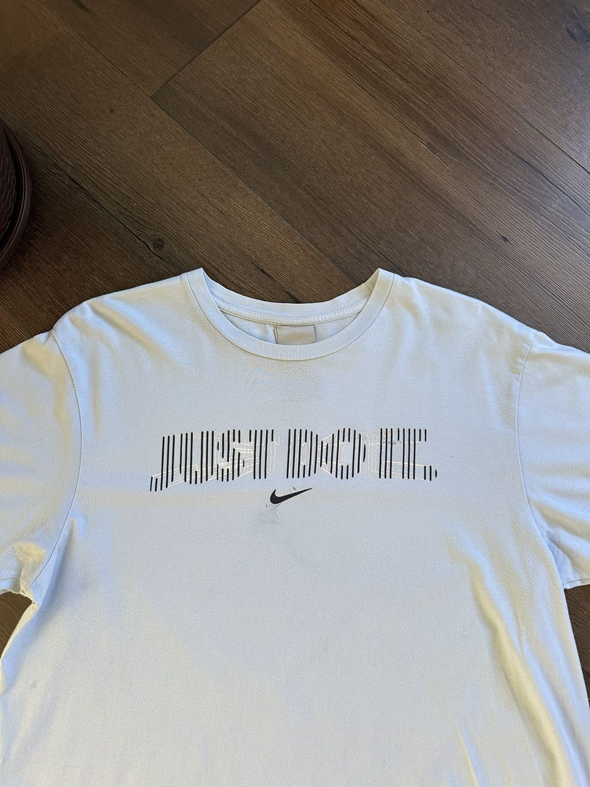 Nike Vintage Nike T-shirt 3D Centre Logo Size US L / EU 52-54 / 3 - 5 Thumbnail
