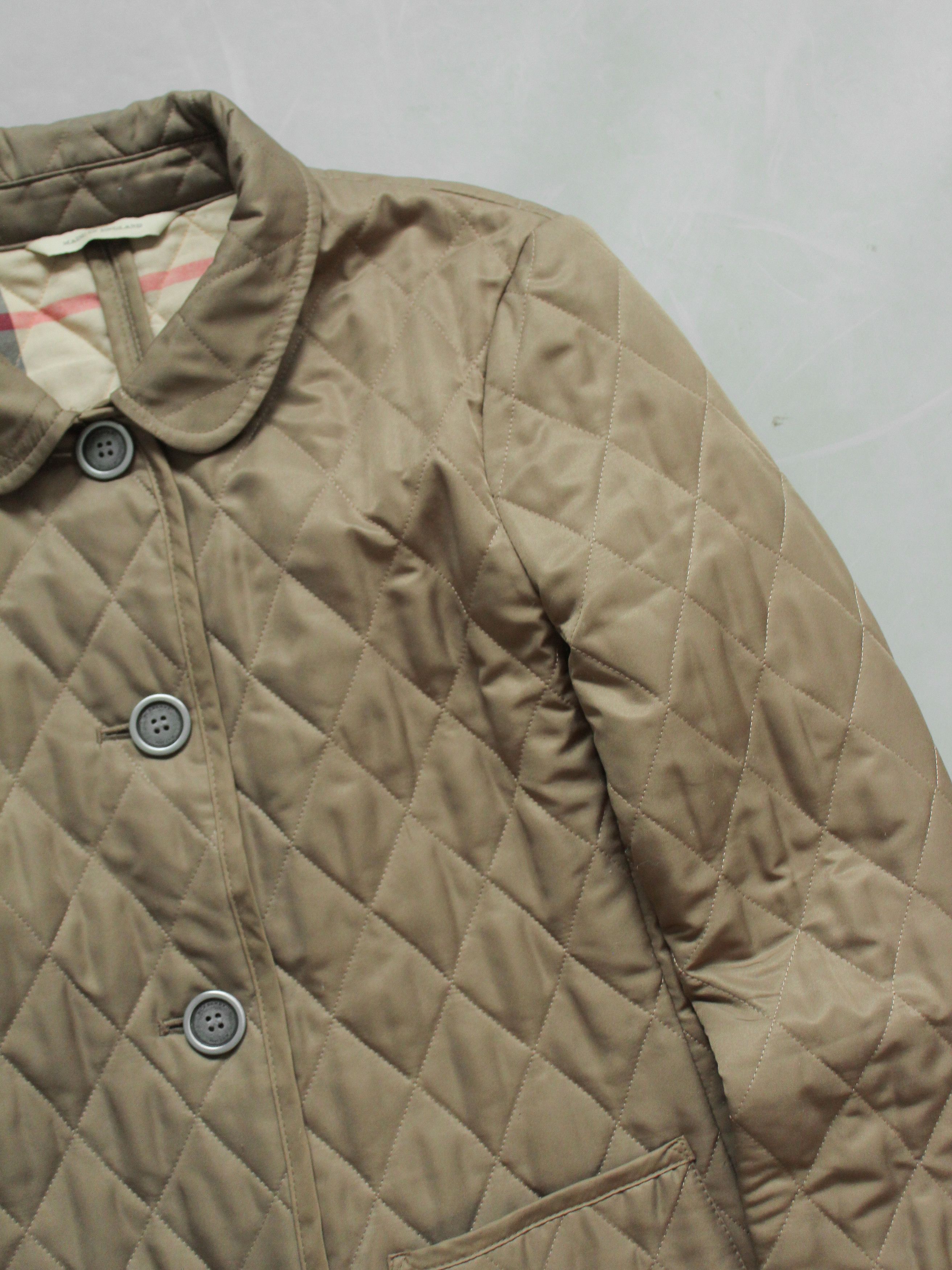 Burberry Beautiful 😍 Burberry Quilted Jacket Womens Beige Nova Check Size S / US 4 / IT 40 - 6 Thumbnail