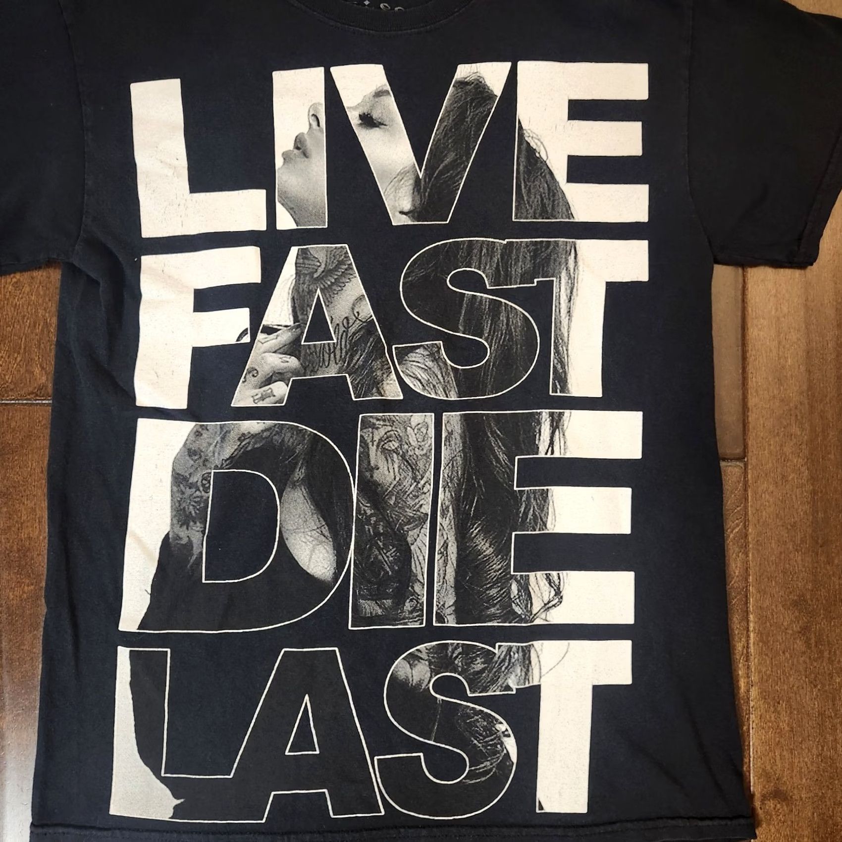 Vintage Notorious Family T-Shirt Live Fast Die Last Graphic Crew Neck Black M Men Short Sleeve Graphic Tee Music Shirt Size US M / EU 48-50 / 2 - 3 Thumbnail
