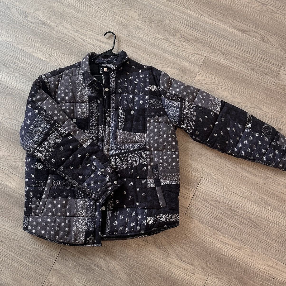 Urban Outfitters Blue & Grey Paisley Puffer Jacket Size US XL / EU 56 / 4 - 2 Thumbnail