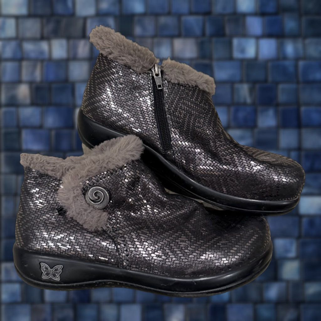 Vintage ALEGRIA Meri Pewter Dazzler Lined Ankle Boots Women 7.5 38 Pewter Leather Faux Fur Flat Heel Mer-532 MS Casual Travel Size US 8 / IT 38 - 1 Thumbnail