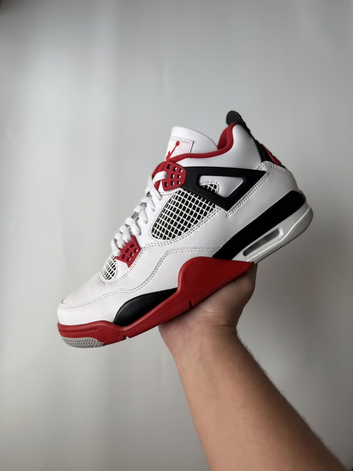Jordan Brand Air Jordan IV Fire Red 2020 Size US 9.5 / EU 42-43 - 2 Thumbnail