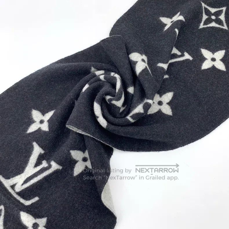 Louis Vuitton Louis Vuitton Black logo aged cashmere fringe scarf Size ONE SIZE - 9 Thumbnail