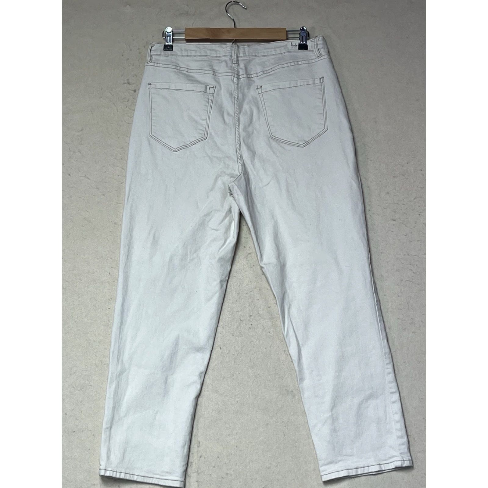Nicole Miller Nicole Miller Jeans Women Cream Straight 32 See Measurements Vintage No 5-Pocket Denim Zip Regular 32x25 Clothes Shoes? Size 24" / US 00 / IT 34 - 2 Thumbnail