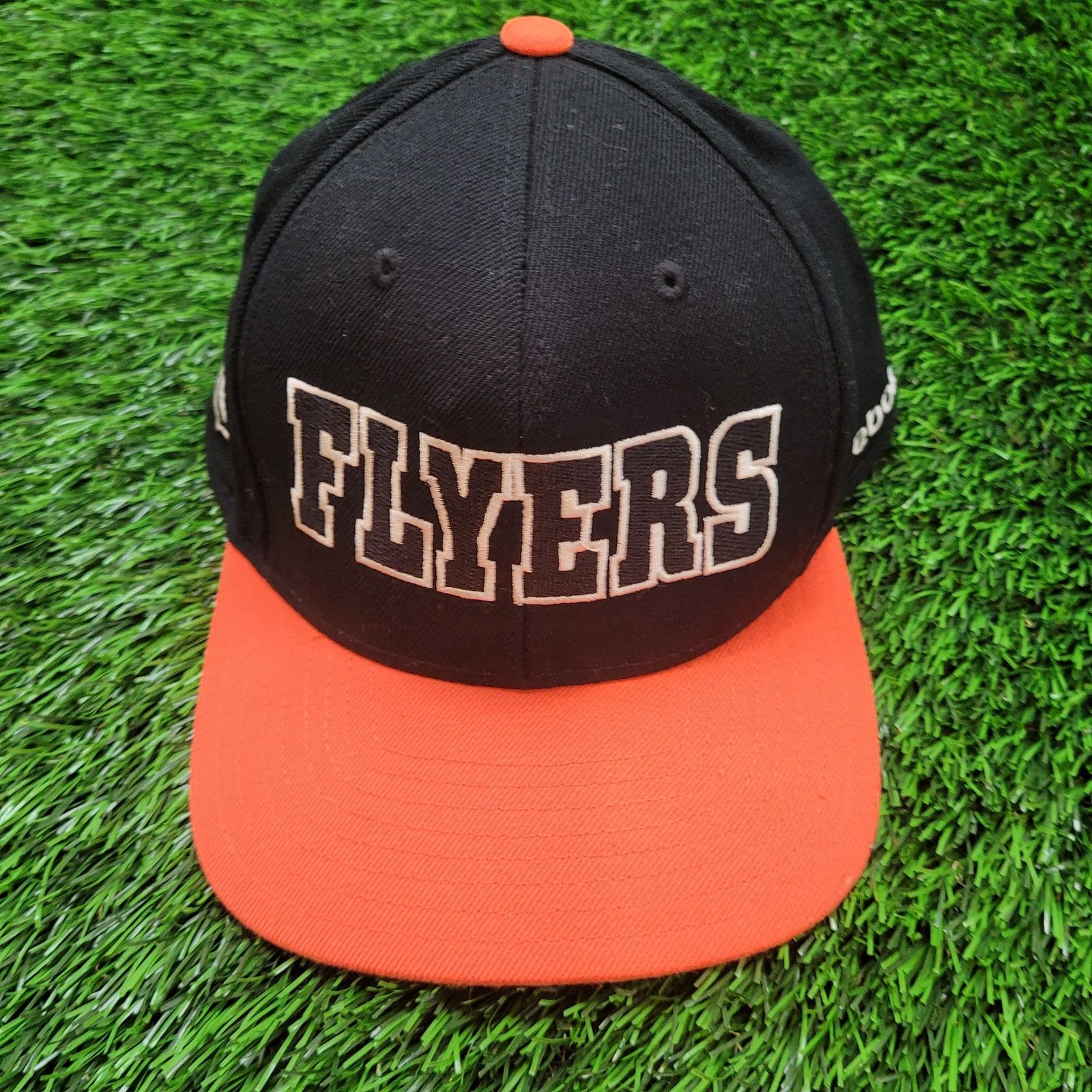 Reebok Reebok Flyers NHL Snapback Hat Flat Brim 1967 Throwback Size ONE SIZE - 1 Thumbnail