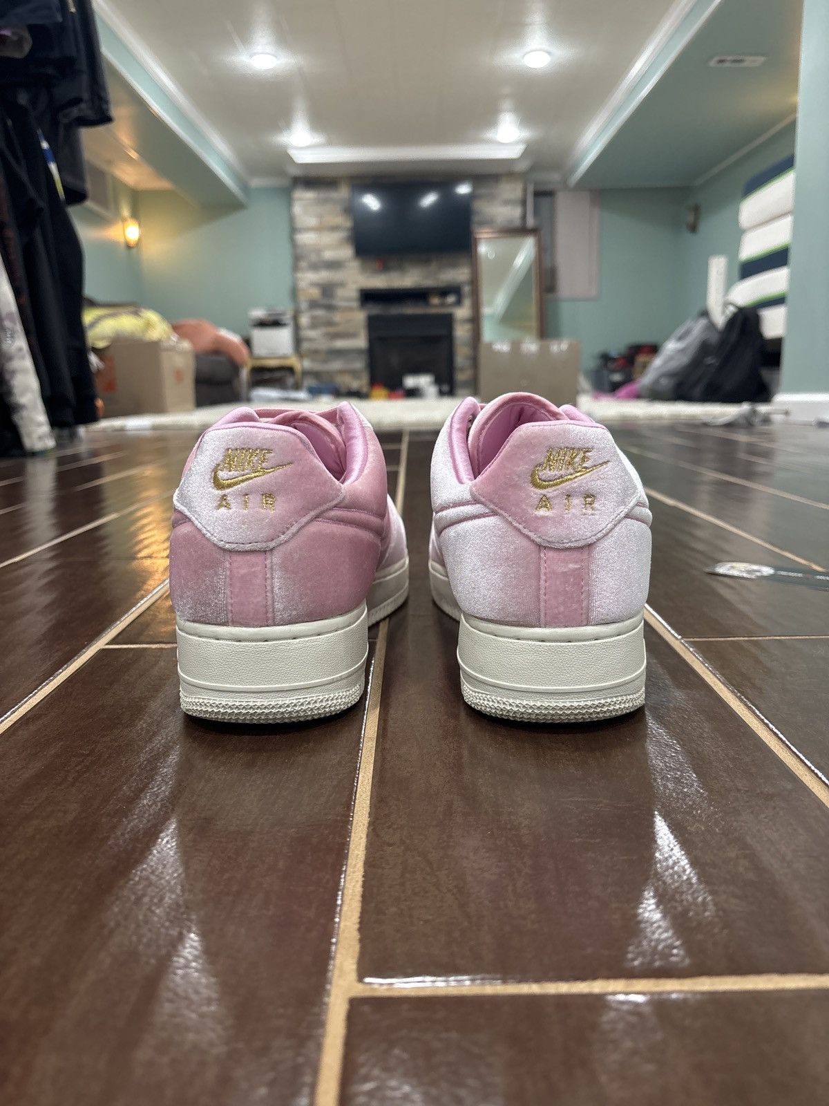 Nike LIGHT WEAR Air Force 1 Low Velour Pink Rise Size 10.5 Size US 10.5 / EU 43-44 - 5 Thumbnail
