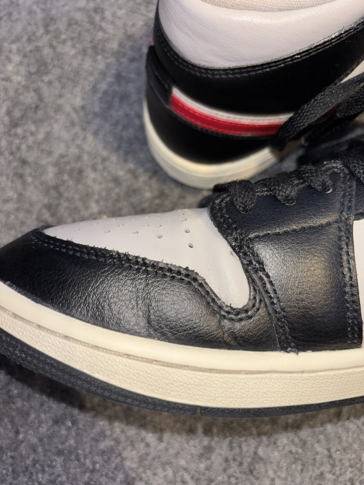 Nike Air Jordan 1 Women’s Size US 10.5 / IT 40.5 - 10 Thumbnail