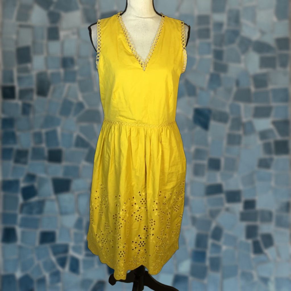 green emerald velvet dress Amazon.com: B. Darlin Womens Juniors Scalloped V-Neck Fit & Flare Dress  Blue 0 : Clothing, Shoes & Jewelry
