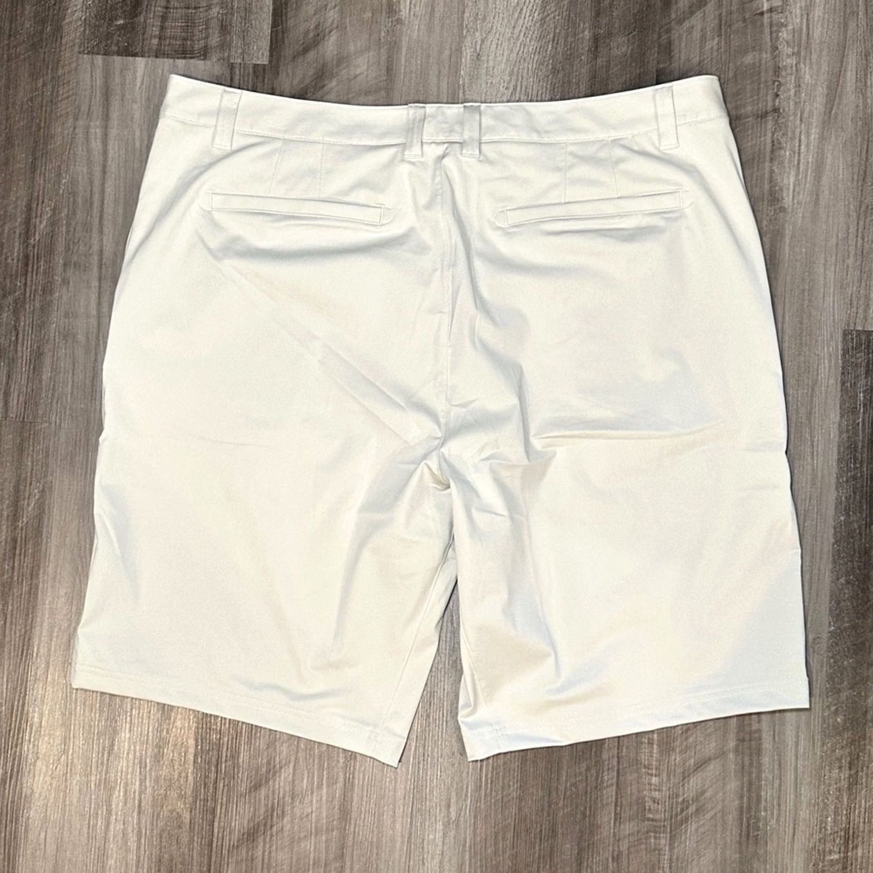 Rhone Rhone 11” Commuter Shorts Men's 40 Chino Regular Stone Cream 40 Inseam 10.5” Mens Size US 40 / EU 56 - 2 Thumbnail