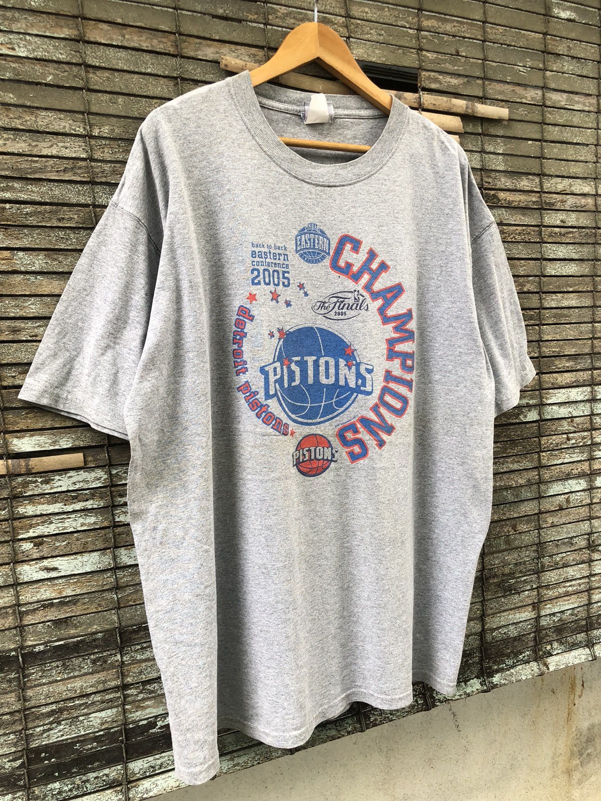 Vintage 🔥Vintage🔥Y2K NBA Champions 2005 Detroit Pistons Tshirts Size US XXL / EU 58 / 5 - 3 Thumbnail