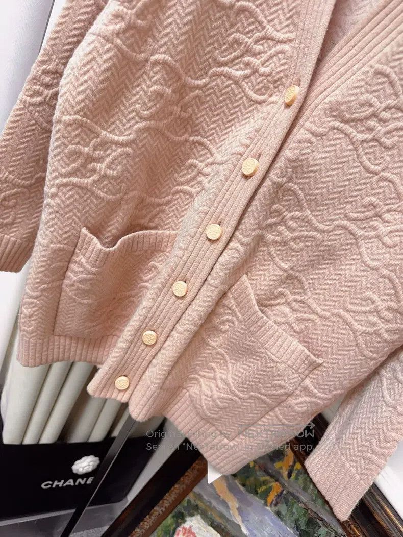 Fendi Fendi Relief Embossed Letter Logo Bare Pink Knit Cardigan Size XXS / US 00 / IT 34 - 4 Thumbnail