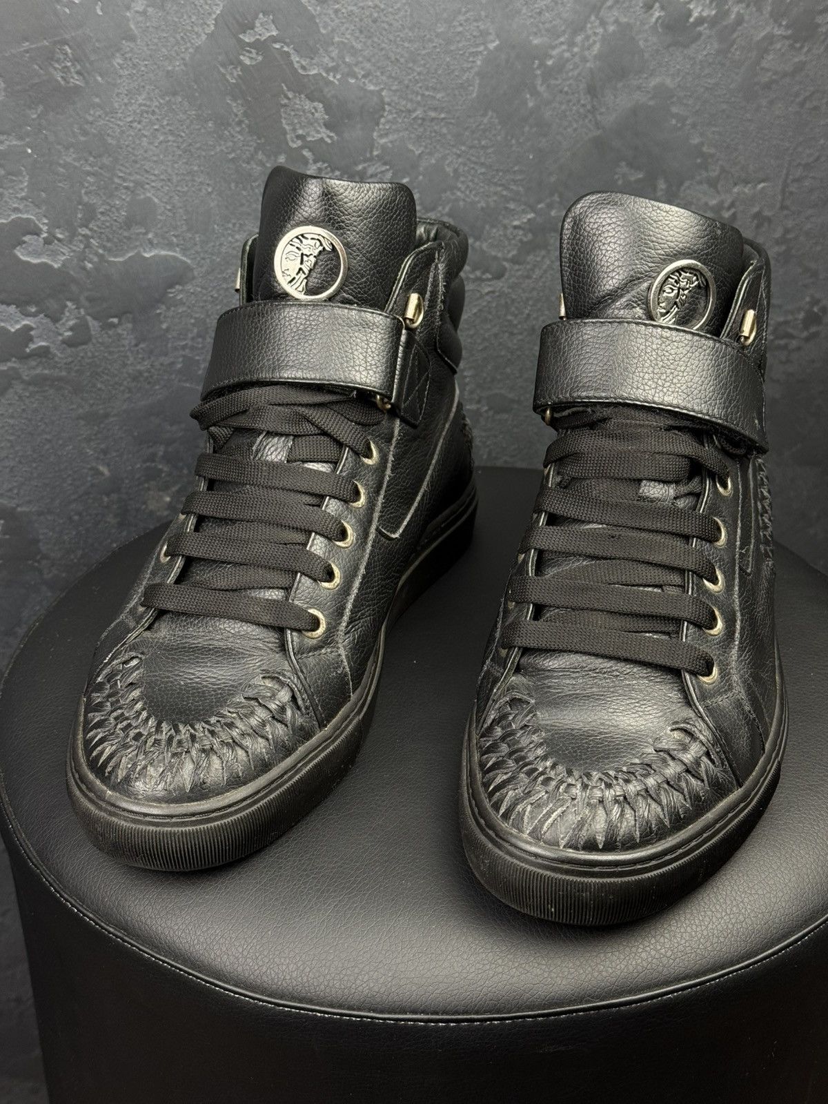 Versace Versace Black Leather Medallion High Top Sneakers Size 39 Size US 6.5 / EU 39-40 - 3 Thumbnail