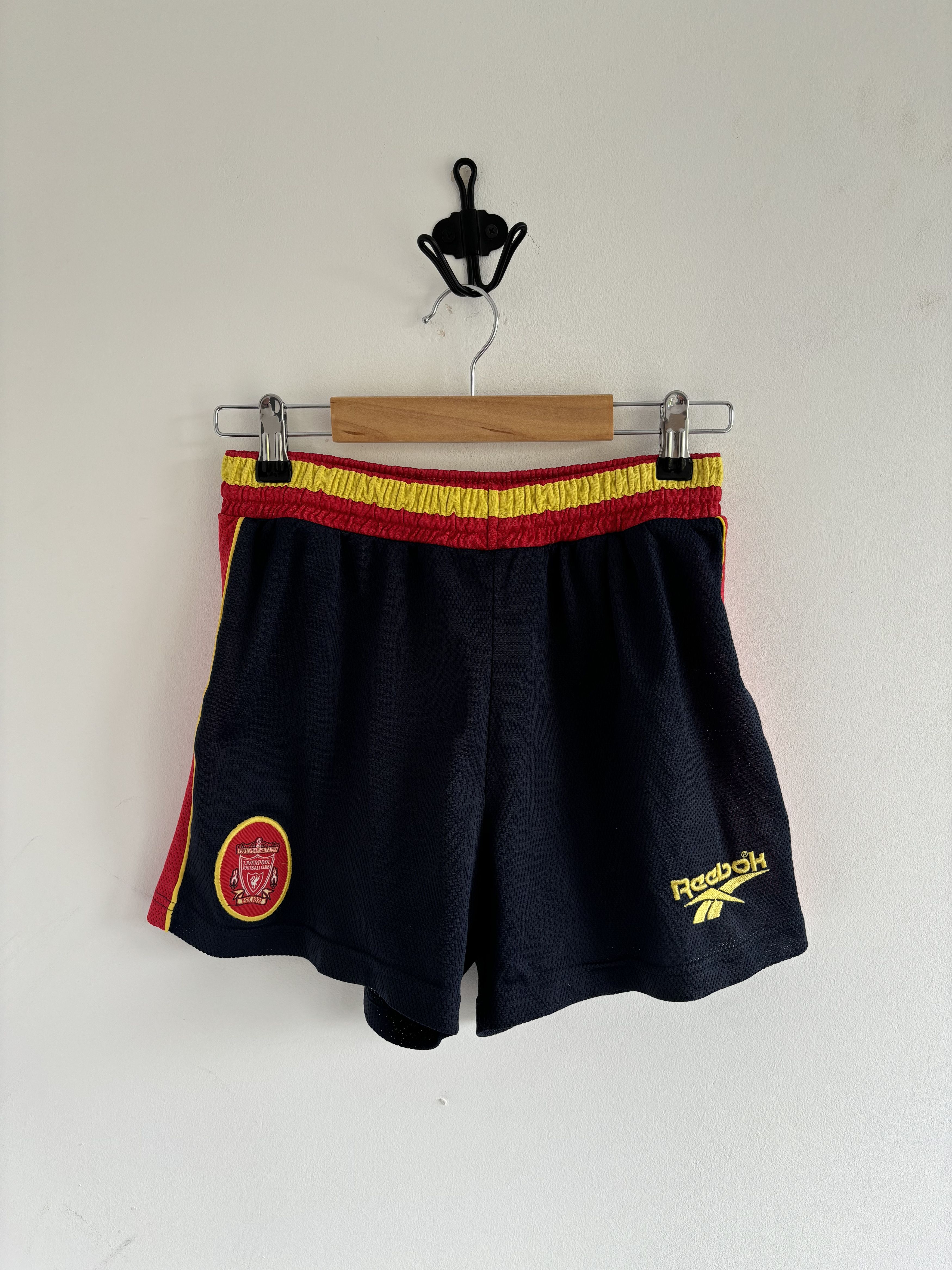 Reebok Liverpool Reebok 1997/99 Team Soccer Shorts Size US 28 / EU 44 - 1 Thumbnail