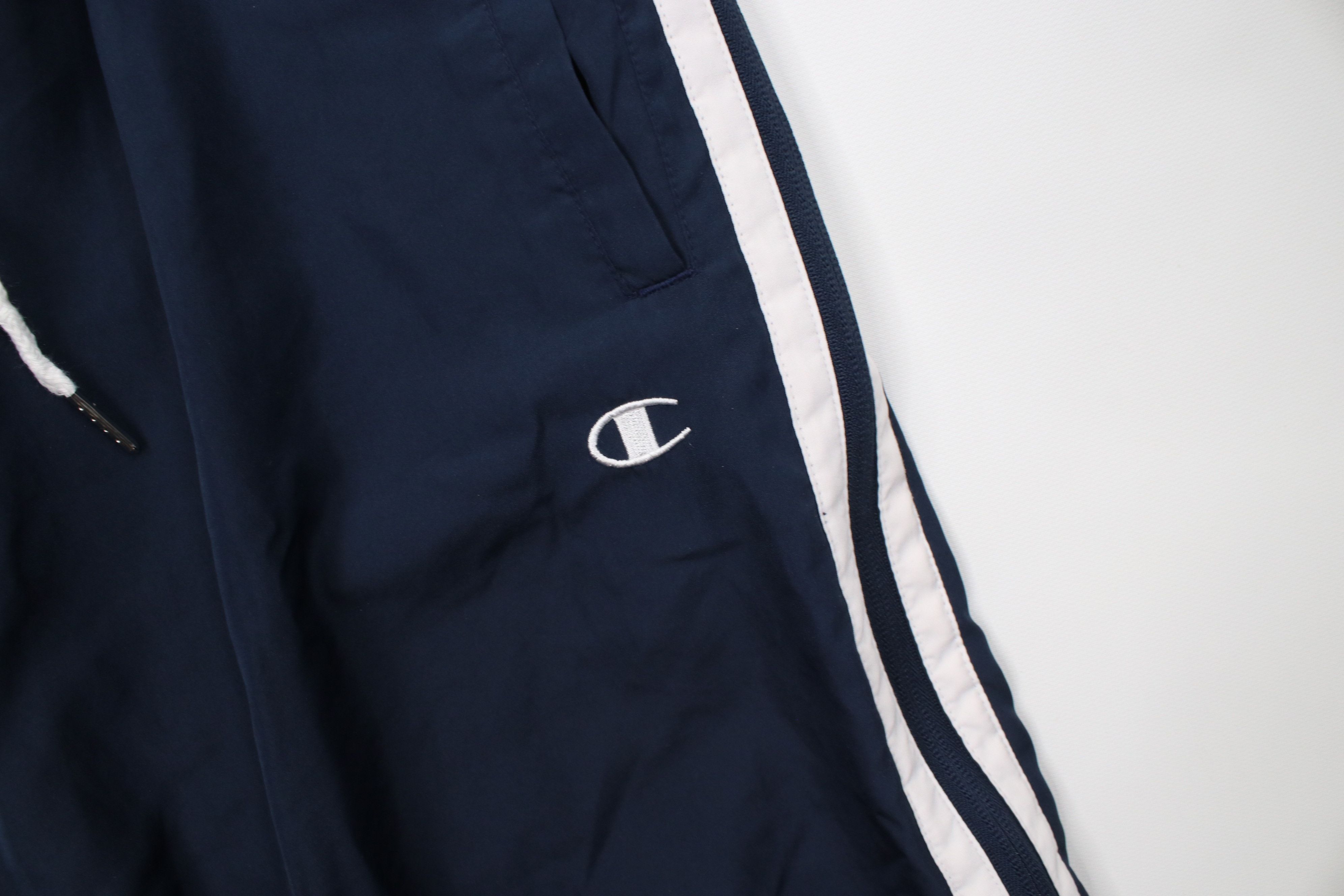 Champion Vintage 90s Champion Lined Windbreaker Shorts Navy Blue Size US 36 / EU 52 - 5 Thumbnail