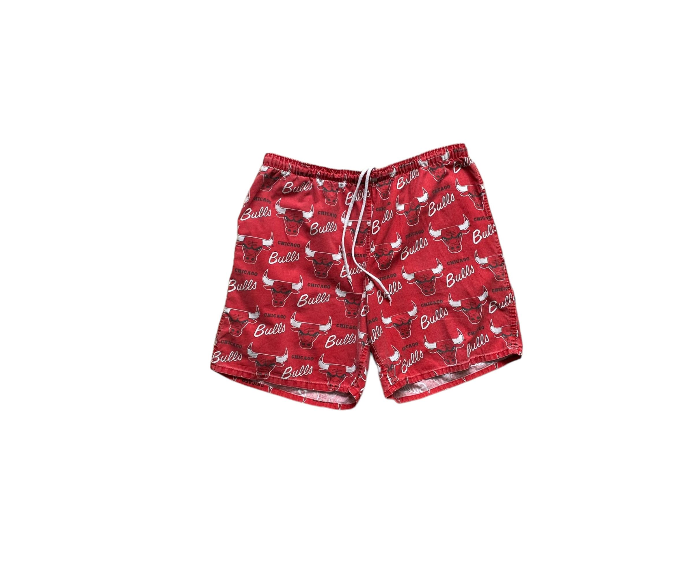 NBA × Vintage 90s' Chicago Bulls NBA all over print shorts Size US 34 / EU 50 - 1 Thumbnail