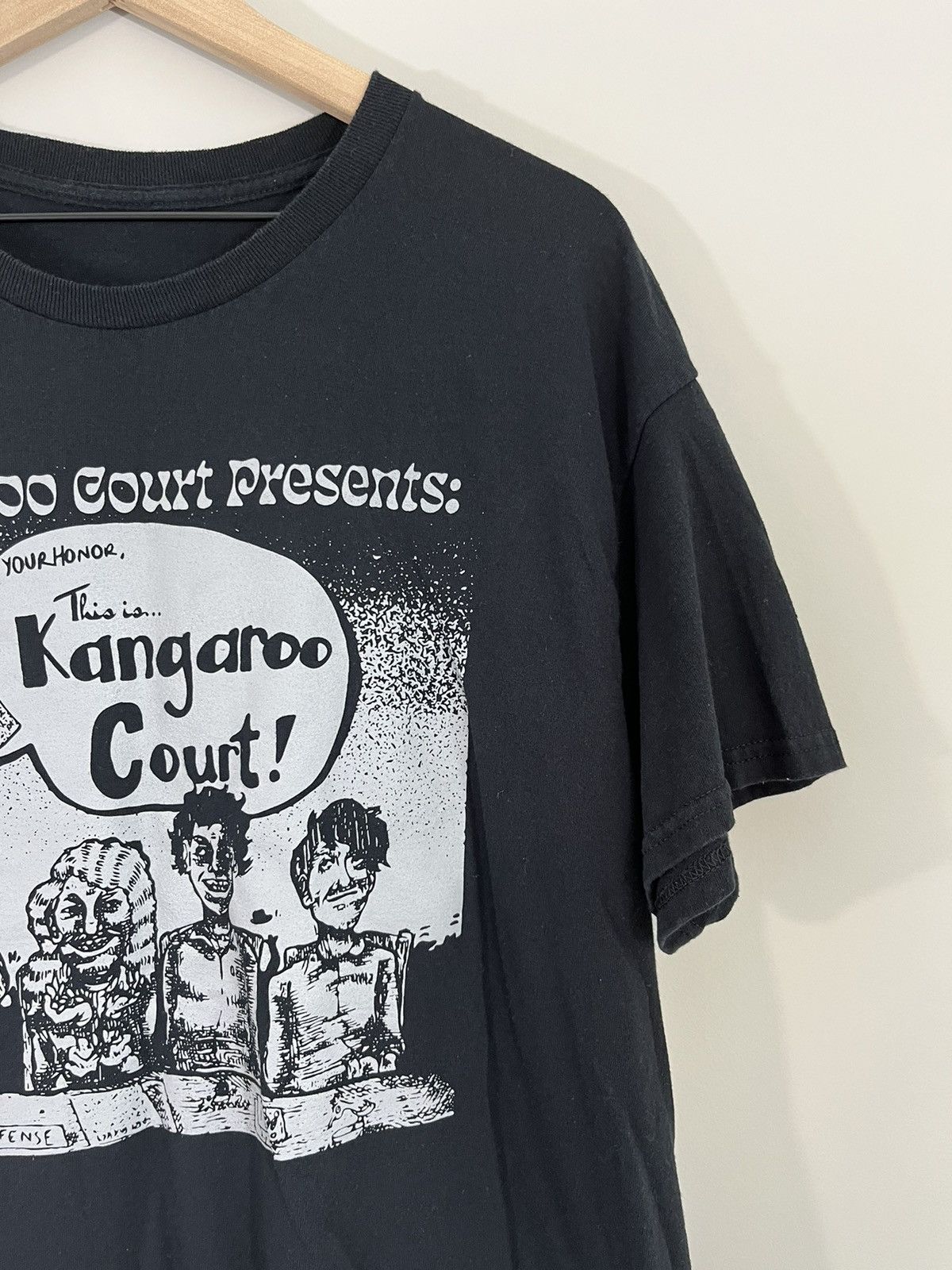 Vintage Vintage Kangaroo Court Weird Unique Tee Size US L / EU 52-54 / 3 - 4 Thumbnail