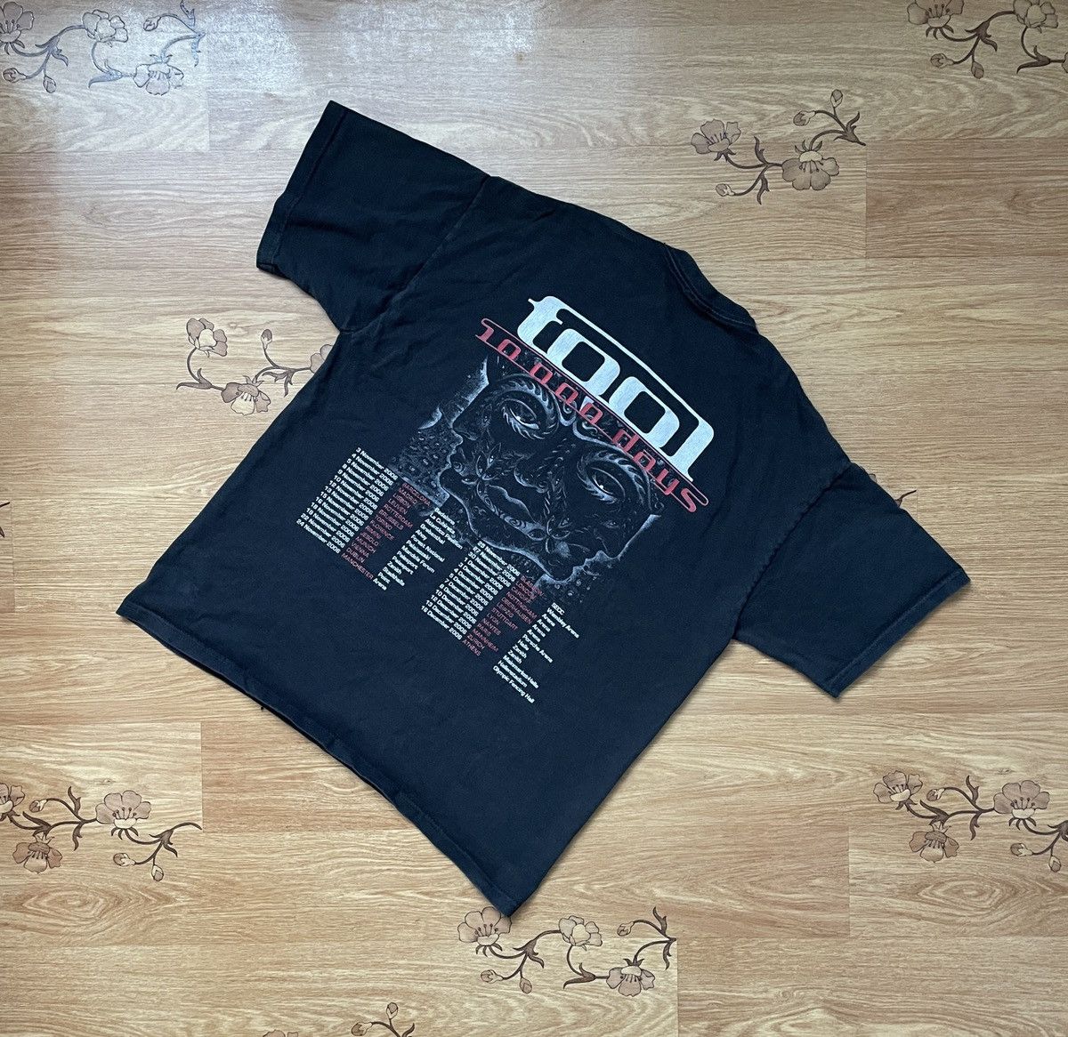 Vintage Vintage Rare TOOL 10000 Day 2006 European Tour Tee T Shirt Size US L / EU 52-54 / 3 - 1 Thumbnail