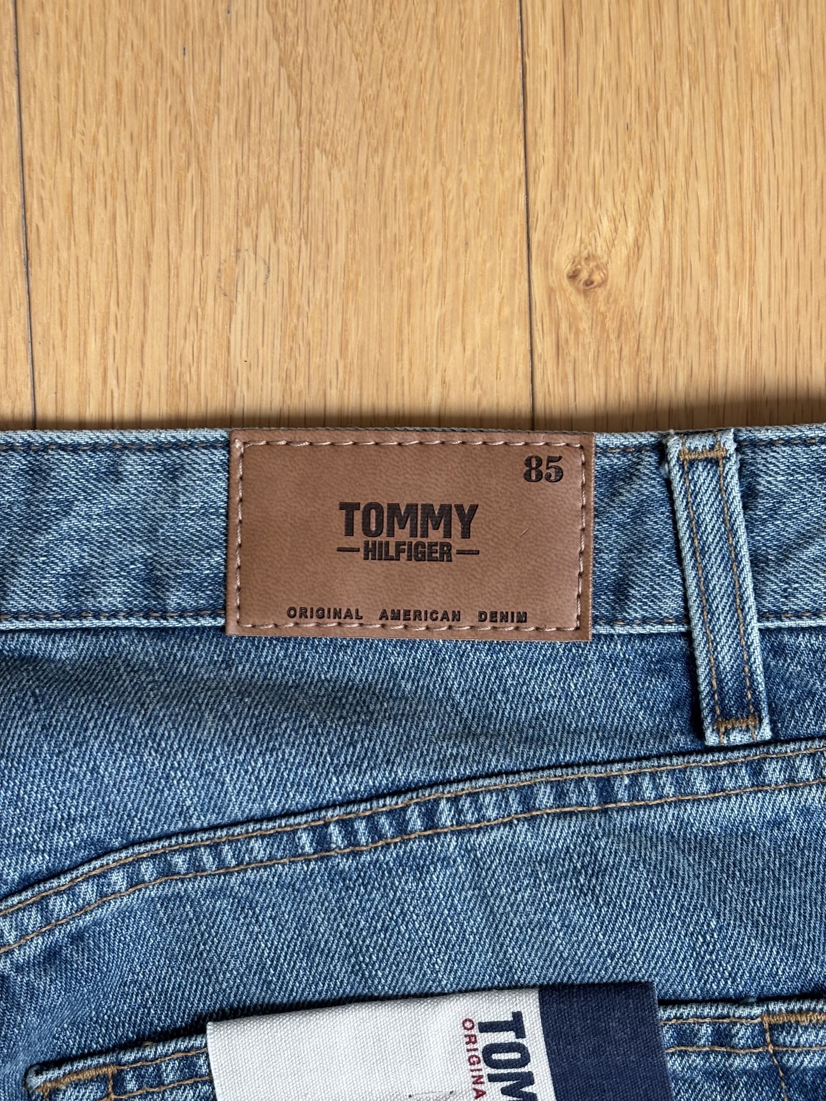 Tommy Hilfiger BNWT Tommy Hilfiger Straight Fit Jeans 30/32 Size US 30 / EU 46 - 4 Thumbnail