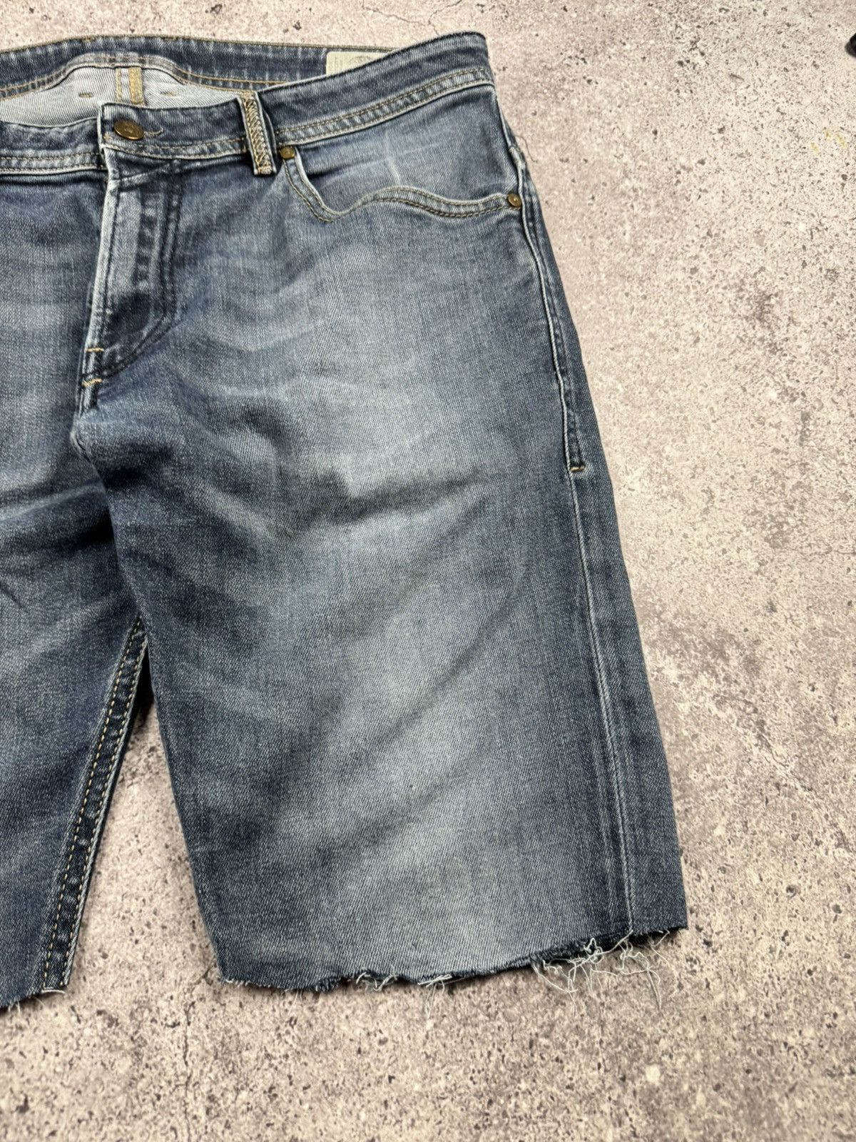 Diesel VINTAGE DIESEL DENIM DISTRESSED SHORTS JAPAN STREETWEAR Y2K Size US 36 / EU 52 - 6 Thumbnail