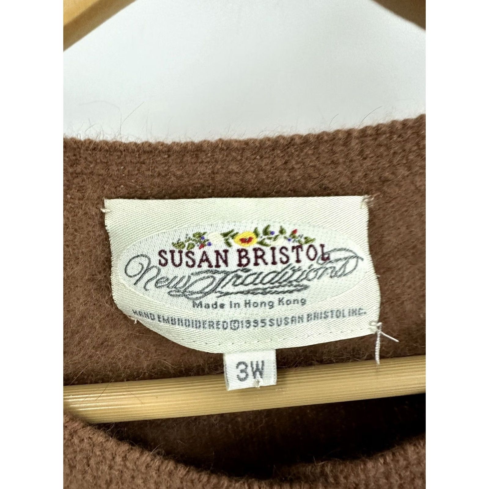 Vintage VTG Susan Bristol Rabbit Hair Embroidered Floral Fuzzy Cardigan Sweater Size 3W Brown Womens Cardigan 3W Wool 90s Style Size XS / US 0-2 / IT 36-38 - 3 Thumbnail