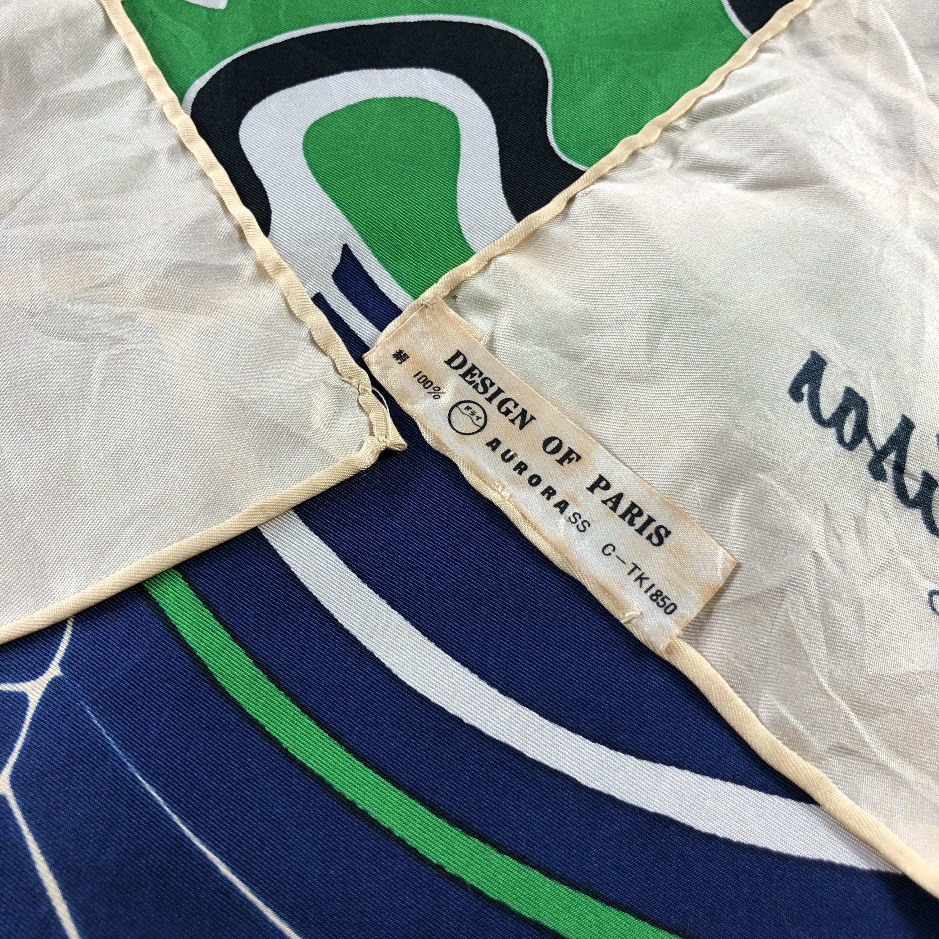 Vintage Yves Vacarisas Silk Scarf M1188 Size ONE SIZE - 5 Thumbnail