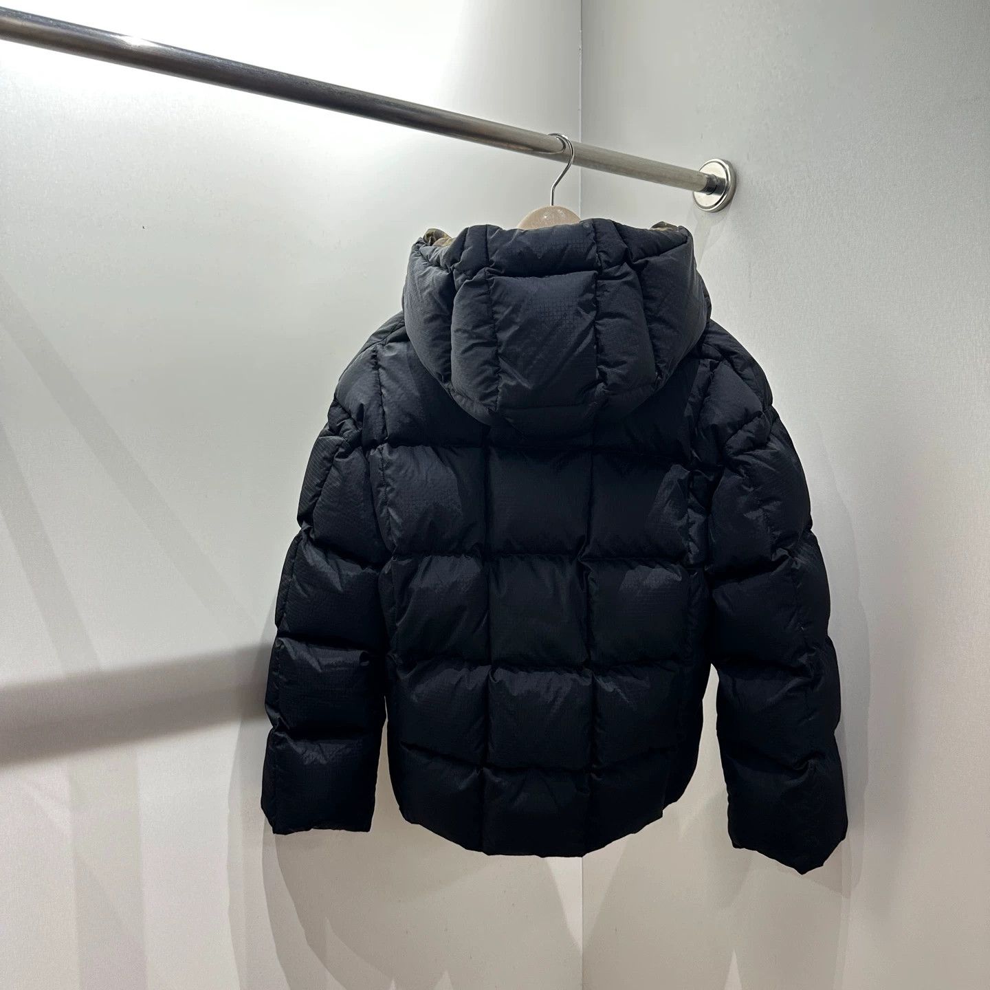 Louis Vuitton LV mar616 Ski Series All-Over Monogram Down Jacket 34 Size XS / US 0-2 / IT 36-38 - 2 Thumbnail