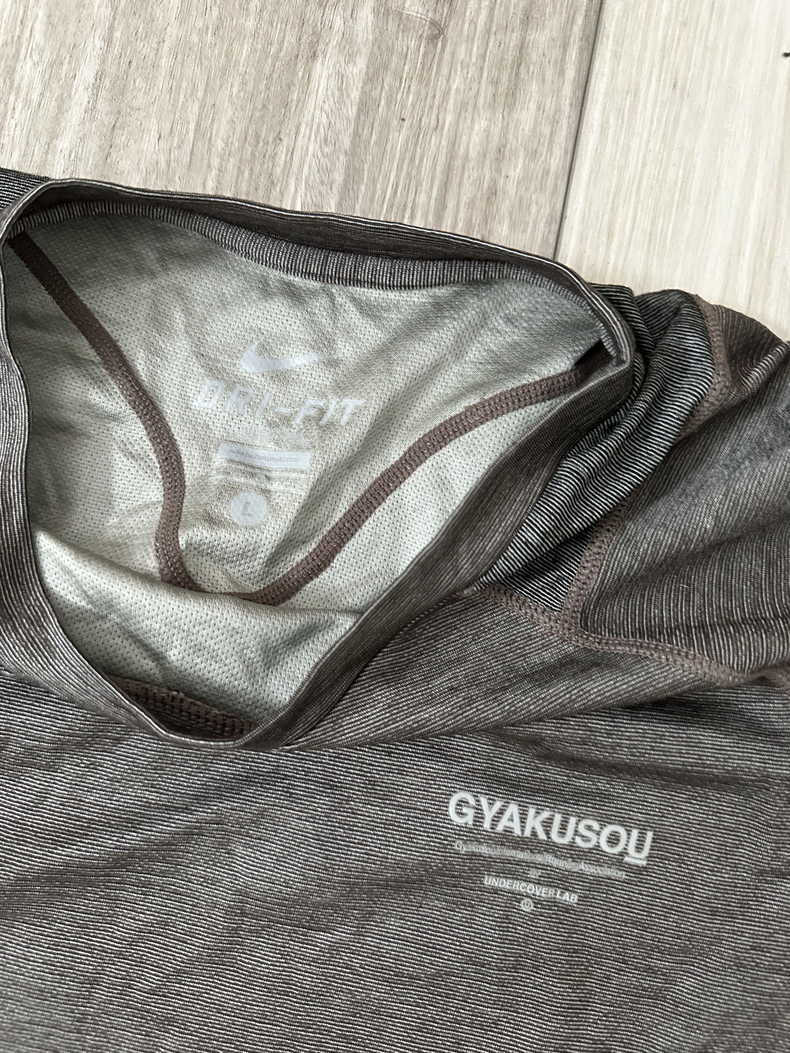 Nike × Undercover Nike x Undercover Gyakusou FW 2011 Textured Pattern T-Shirt Size US L / EU 52-54 / 3 - 5 Thumbnail