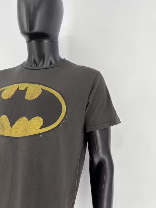 DC Comics Vintage Y2K Early Vintage Cool Faded Batman Tee Size US L / EU 52-54 / 3 - 3 Thumbnail