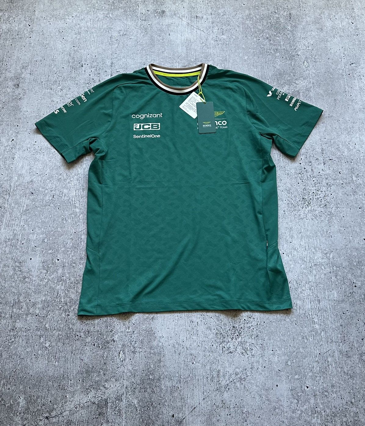 NWT Aston Martin Formula 1 Men's Team Aramco Tee Jersey