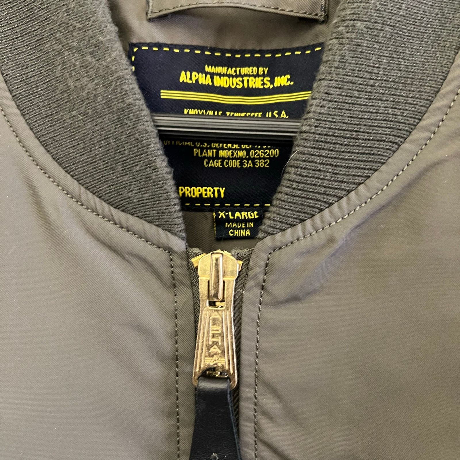 Alpha Industries ALPHA INDUSTRIES MENS BOMBER MILITARY STYLE JACKET GREEN XL Size US XL / EU 56 / 4 - 5 Thumbnail