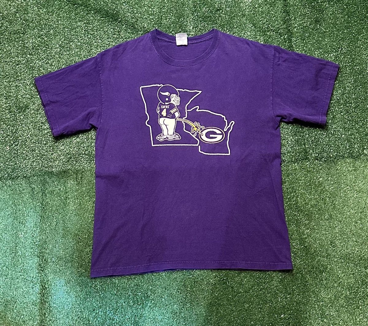 NFL Vintage Y2K Minnesota Vikings Favre Peeing on Packers Shirt Size US L / EU 52-54 / 3 - 1 Thumbnail