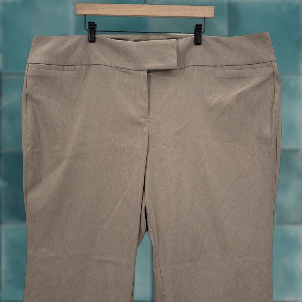 Torrid Torrid Relaxed Trouser Pants Womens 28 Beige Straight Leg Stretch Twill Career Dress Pants Vsnt? Size 28" / US 6 / IT 42 - 1 Thumbnail