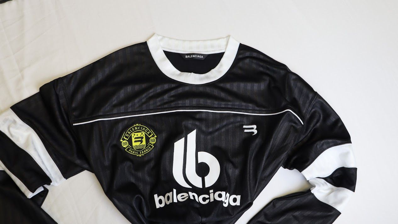 Balenciaga o1rshd1 Q:4 / Soccer Hood Scarf in Black Size US S / EU 44-46 / 1 - 1 Thumbnail