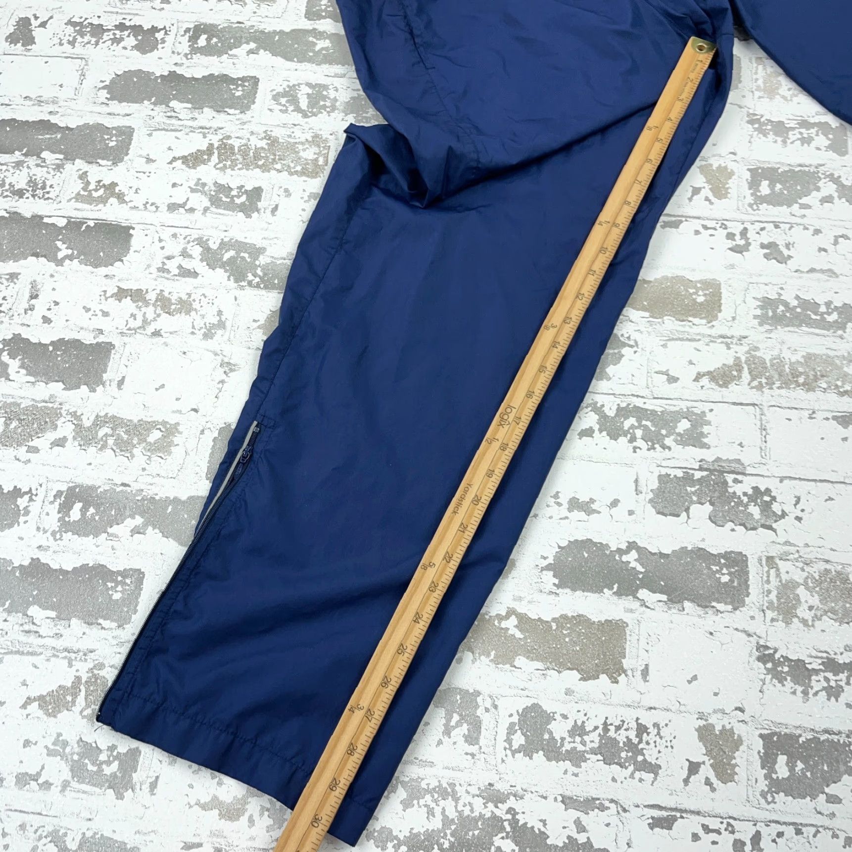 Nike Vintage Nike Pants Women L Navy Blue Track Pants Windbreakers Baggy Y2K 2000s Size 36" / US 14 / IT 50 - 6 Thumbnail