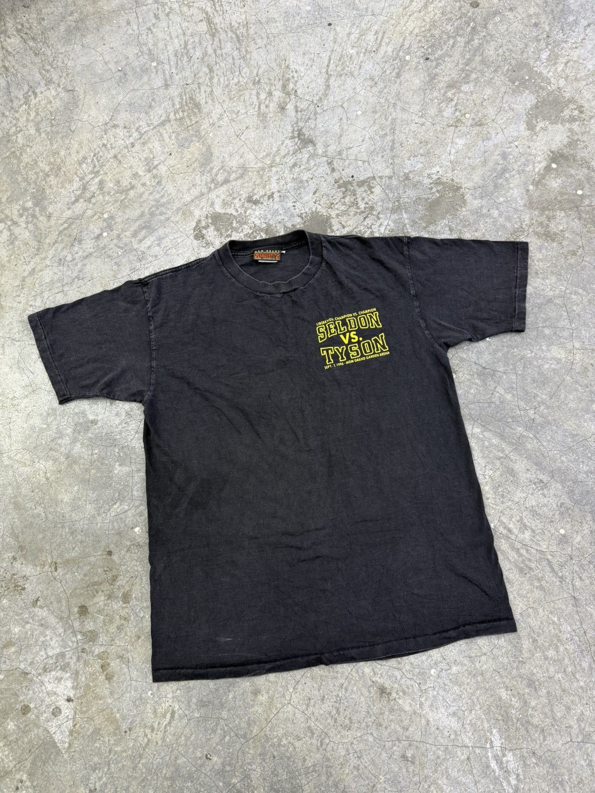 Vintage Vintage Mike Tyson T-Shirt MGM Grand 90s (RARE, Original) Size US L / EU 52-54 / 3 - 2 Thumbnail