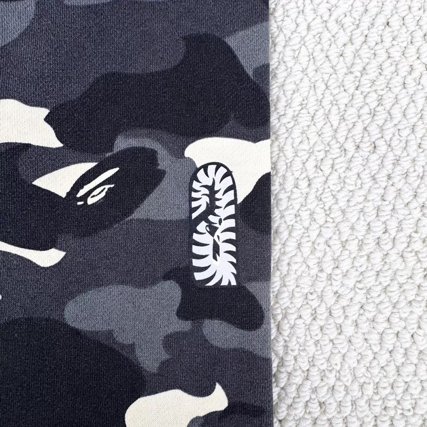 Bape Bape Glow Camo Shark Hoodie XXL Black/Gray Unisex Size US XL / EU 56 / 4 - 4 Thumbnail