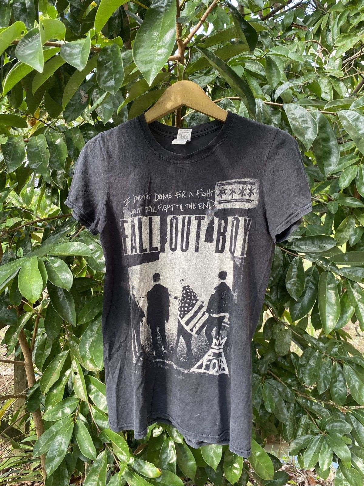 Band Tees × Vintage Vintage fall out boy tour 2015 tee Size US S / EU 44-46 / 1 - 1 Thumbnail