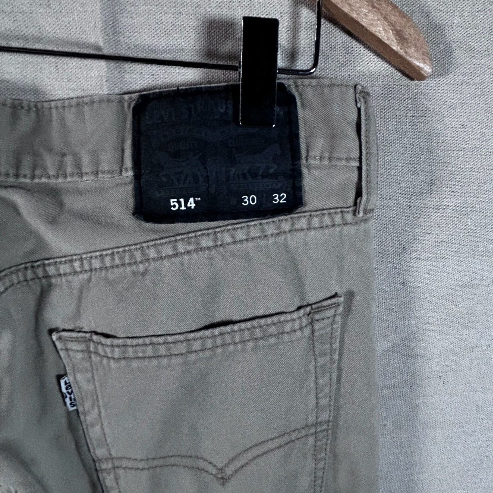 Levi's Levi's 514 Straight Fit Pants Mens Size 30x32 Khaki Tan Cotton Blend 5-Pocket Denim Button Zip Back Patch Beige Solid Casual Size US 30 / EU 46 - 5 Thumbnail