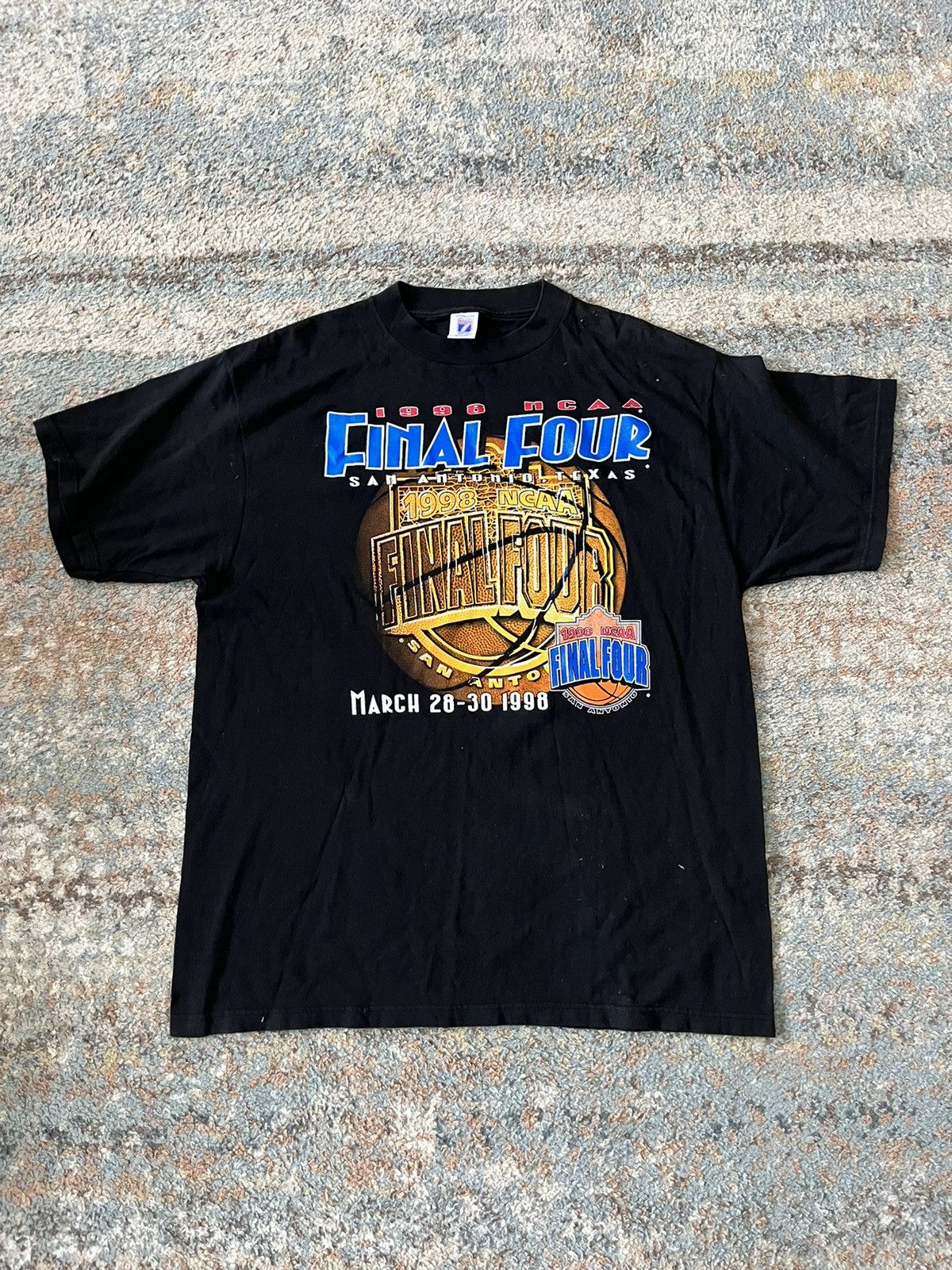 Logo 7 × Vintage Vintage 1998 NCAA Basketball Final Four San Antonio T-shirt Size US XL / EU 56 / 4 - 1 Thumbnail