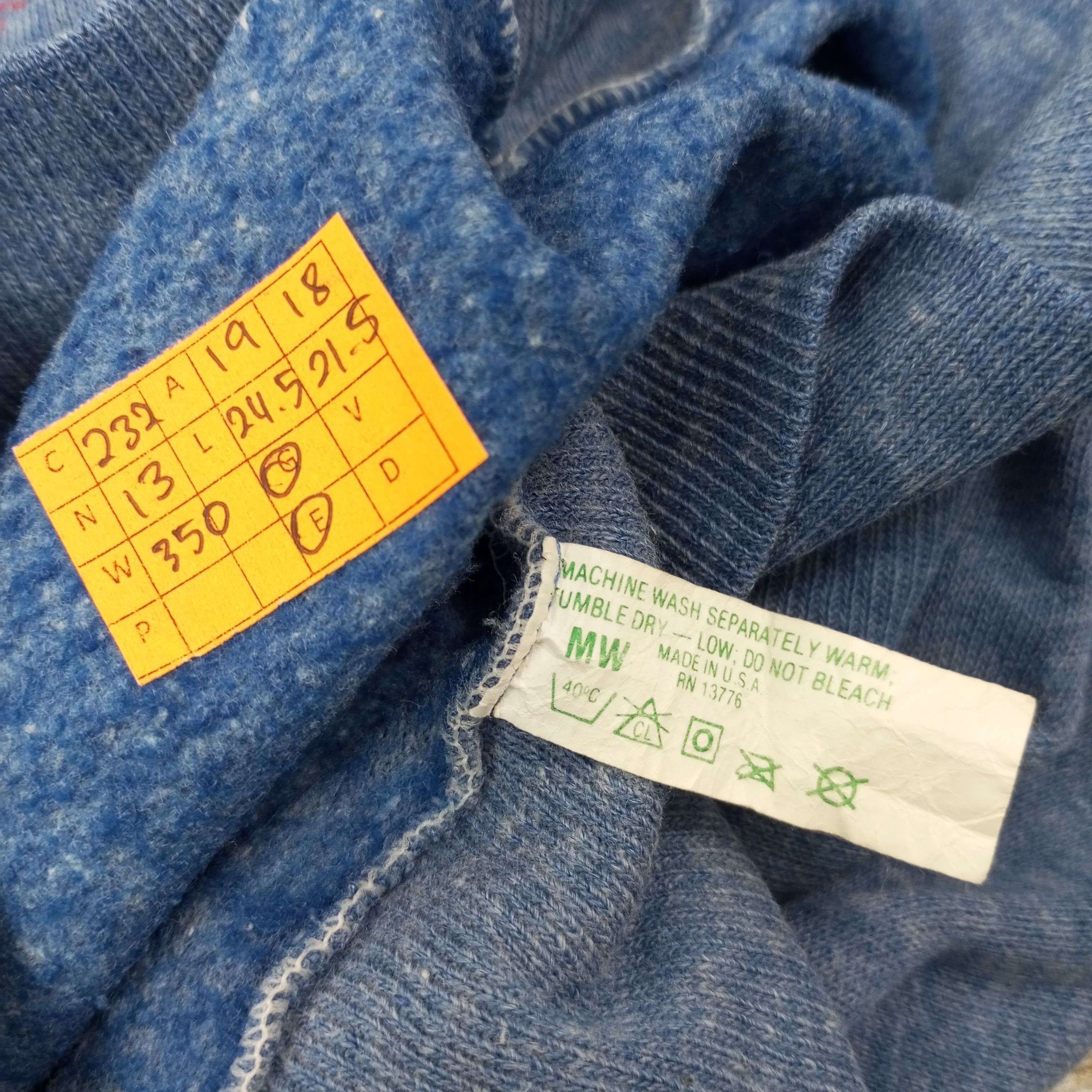 Vintage The Tale of Peter Rabbit Sweatshirt c232n13 Size US S / EU 44-46 / 1 - 7 Thumbnail