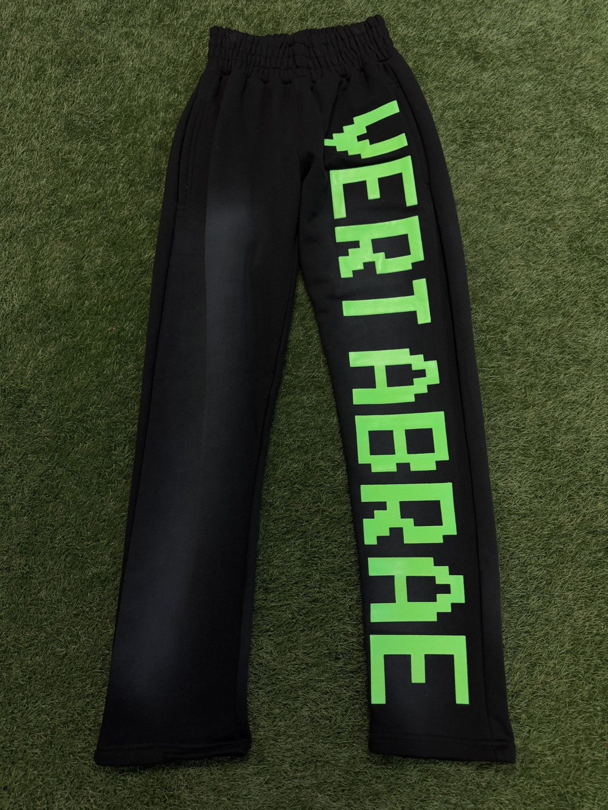 Vertabrae Vertabrae Sweatpants Green/Black Size M (NEW) Size US 30 / EU 46 - 1 Thumbnail