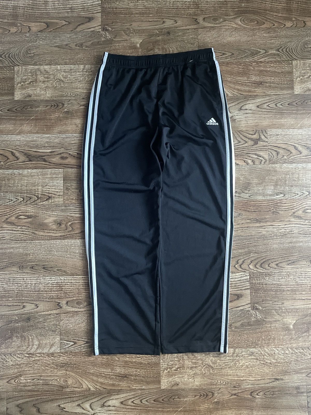 Adidas × Vintage Vintage Adidas Sweatpants Large Pleated Grey Tonal Stripes Size US 34 / EU 50 - 1 Thumbnail