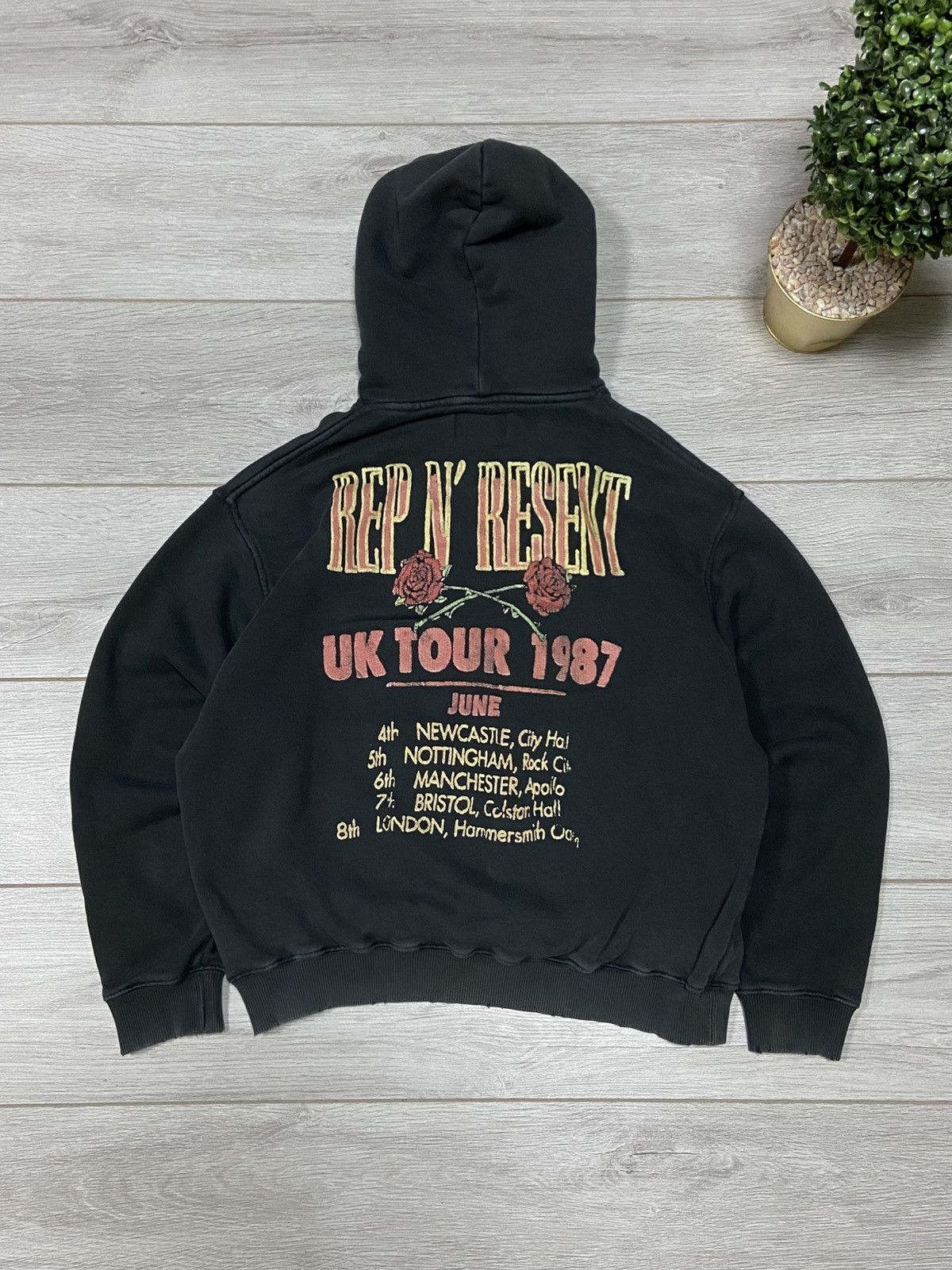 Represent Clo. Represent RARE Rep N’ Resent Hoodie Guns n Roses style Size US S / EU 44-46 / 1 - 2 Thumbnail