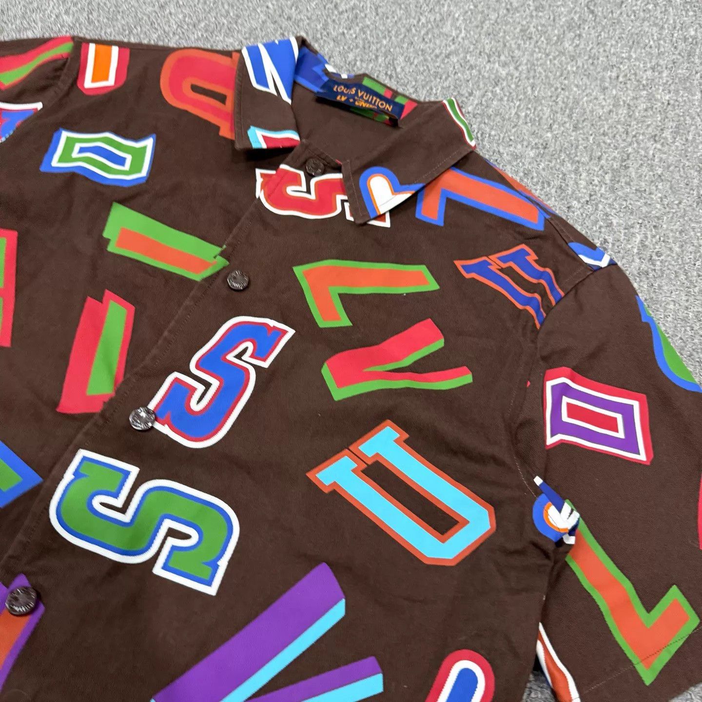 Louis Vuitton LV x NBA Brown Short Sleeve Shirt M 99 New Size US M / EU 48-50 / 2 - 3 Thumbnail