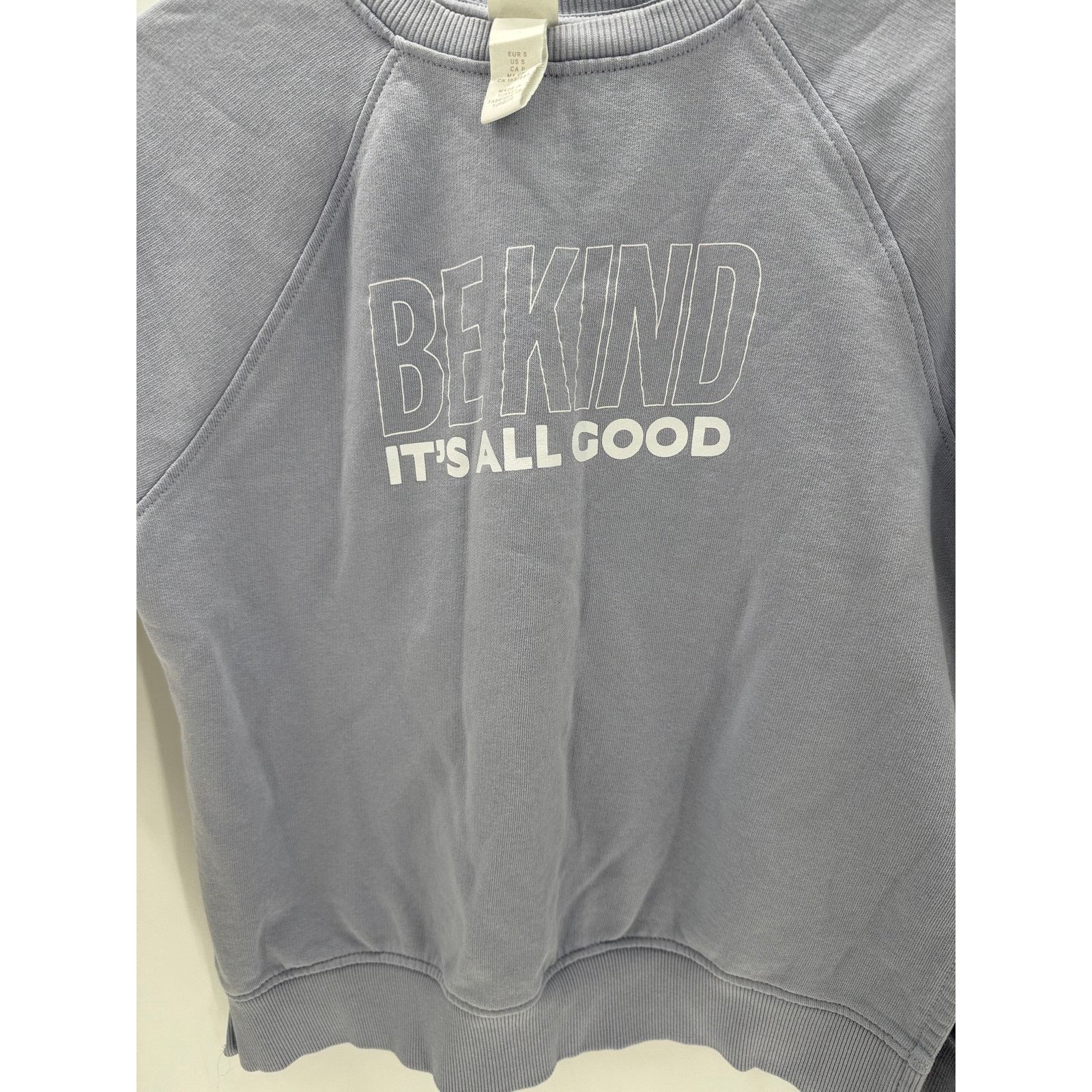 H&M H&M periwinkle blue "Be Kind - It's All Good" sweatshirt S Size S / US 4 / IT 40 - 8 Thumbnail