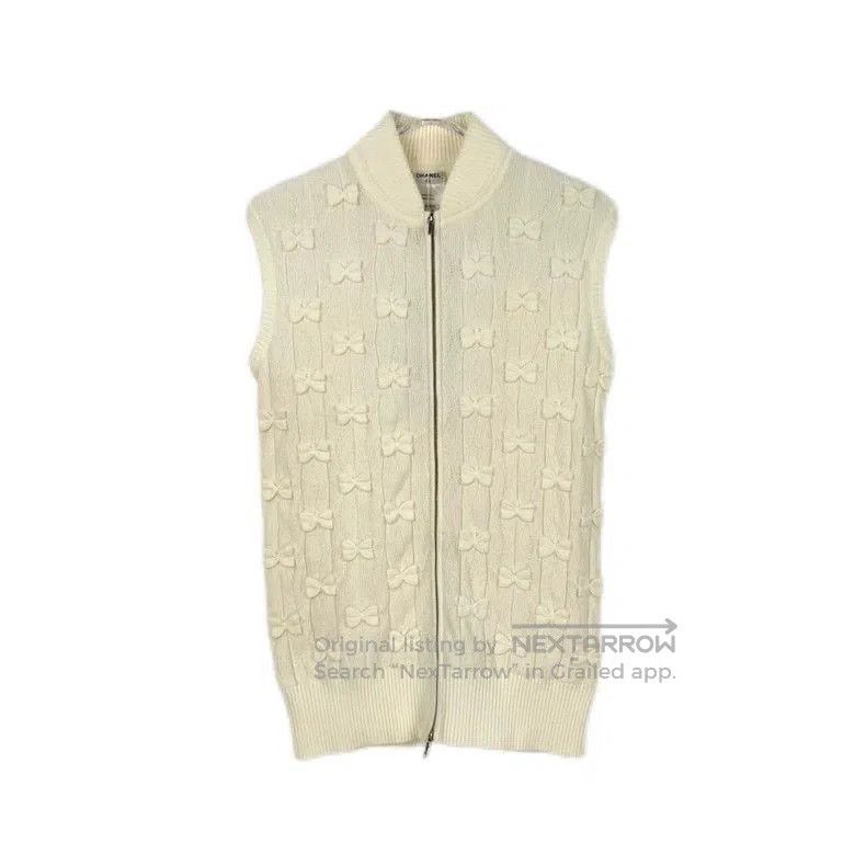 Chanel Chanel White Bow Zip Vest. Size US S / EU 44-46 / 1 - 1 Thumbnail