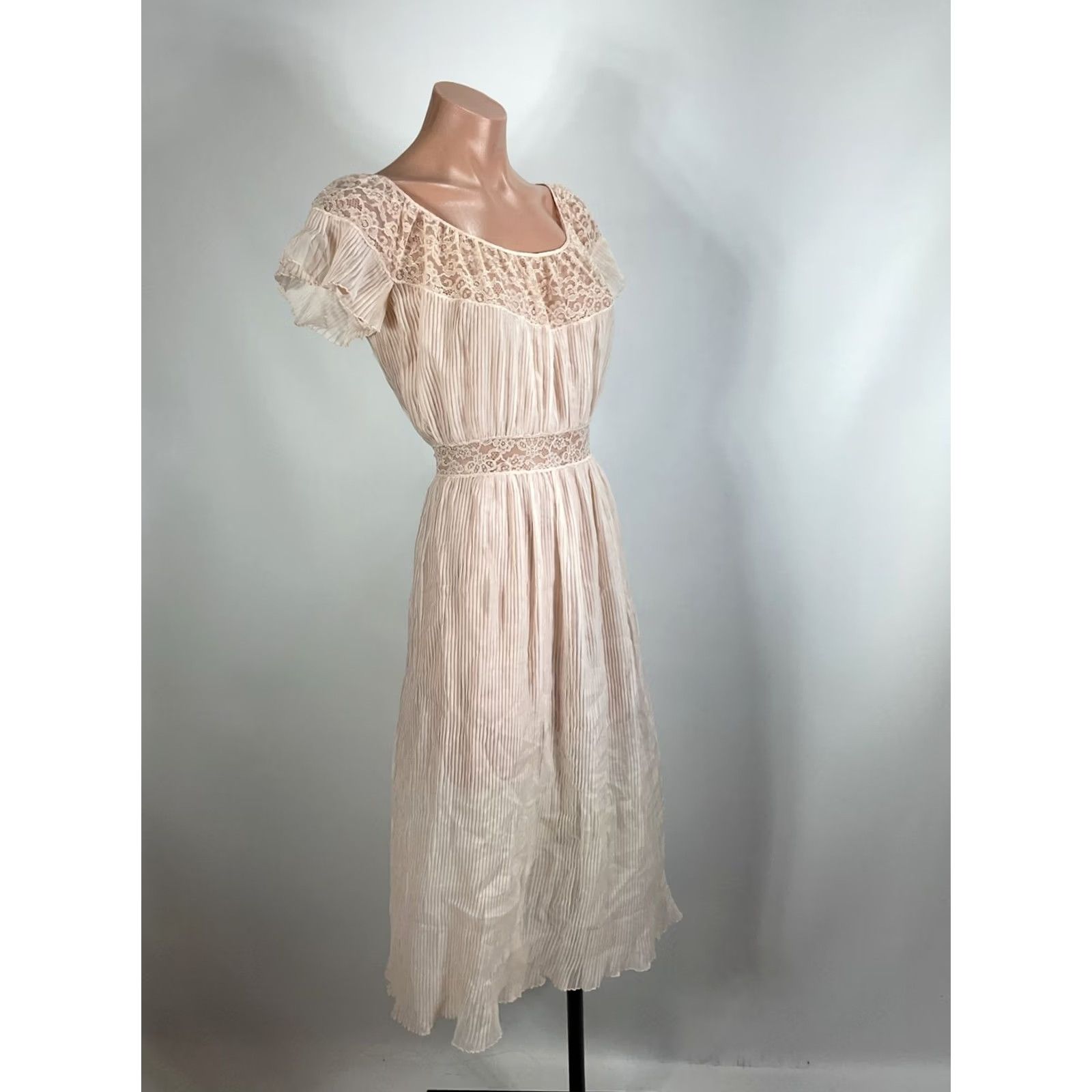 Vintage VINTAGE 40s Pink Crepe Slip Dress Ribbed Lace Gown Cap Sleeve PLUS 18 Barbizon Womens Size XXL / US 16-18 / IT 52-54 - 5 Thumbnail