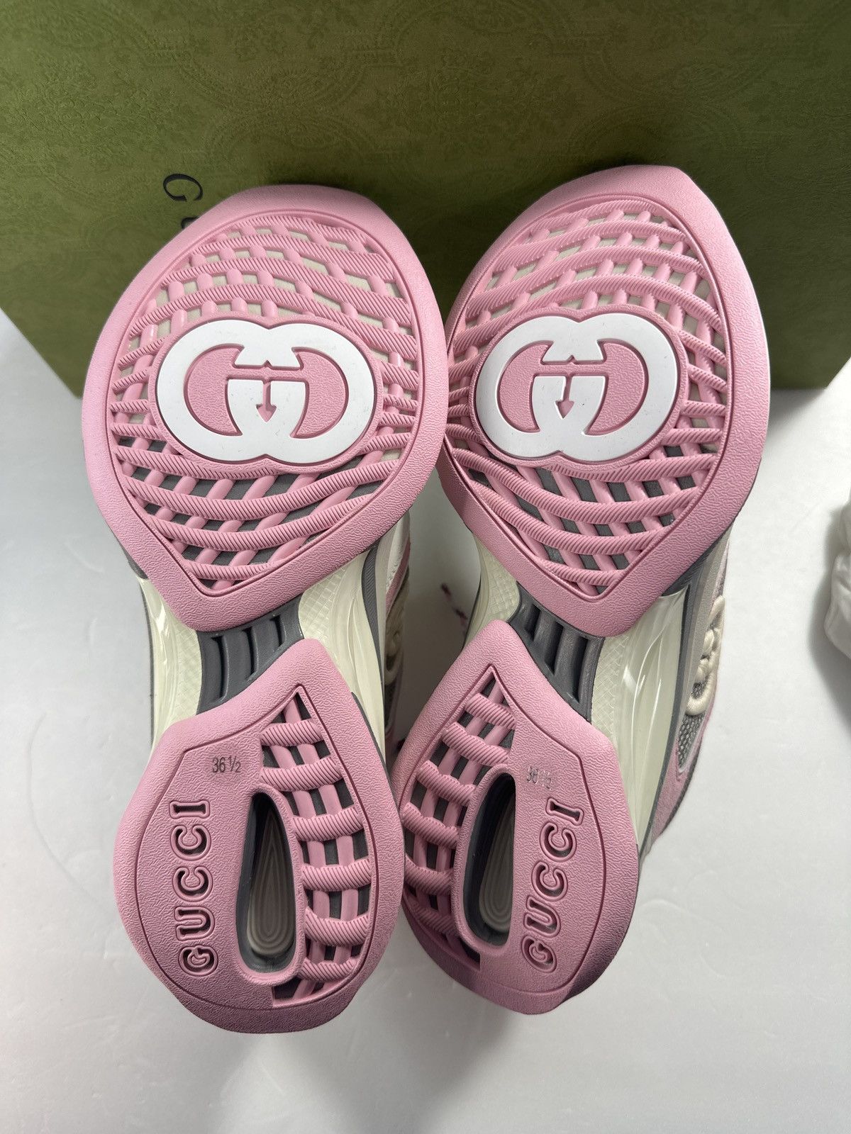 Gucci Gucci Run Premiem Suede Mesh Sneakers Size US 6.5 / IT 36.5 - 2 Thumbnail