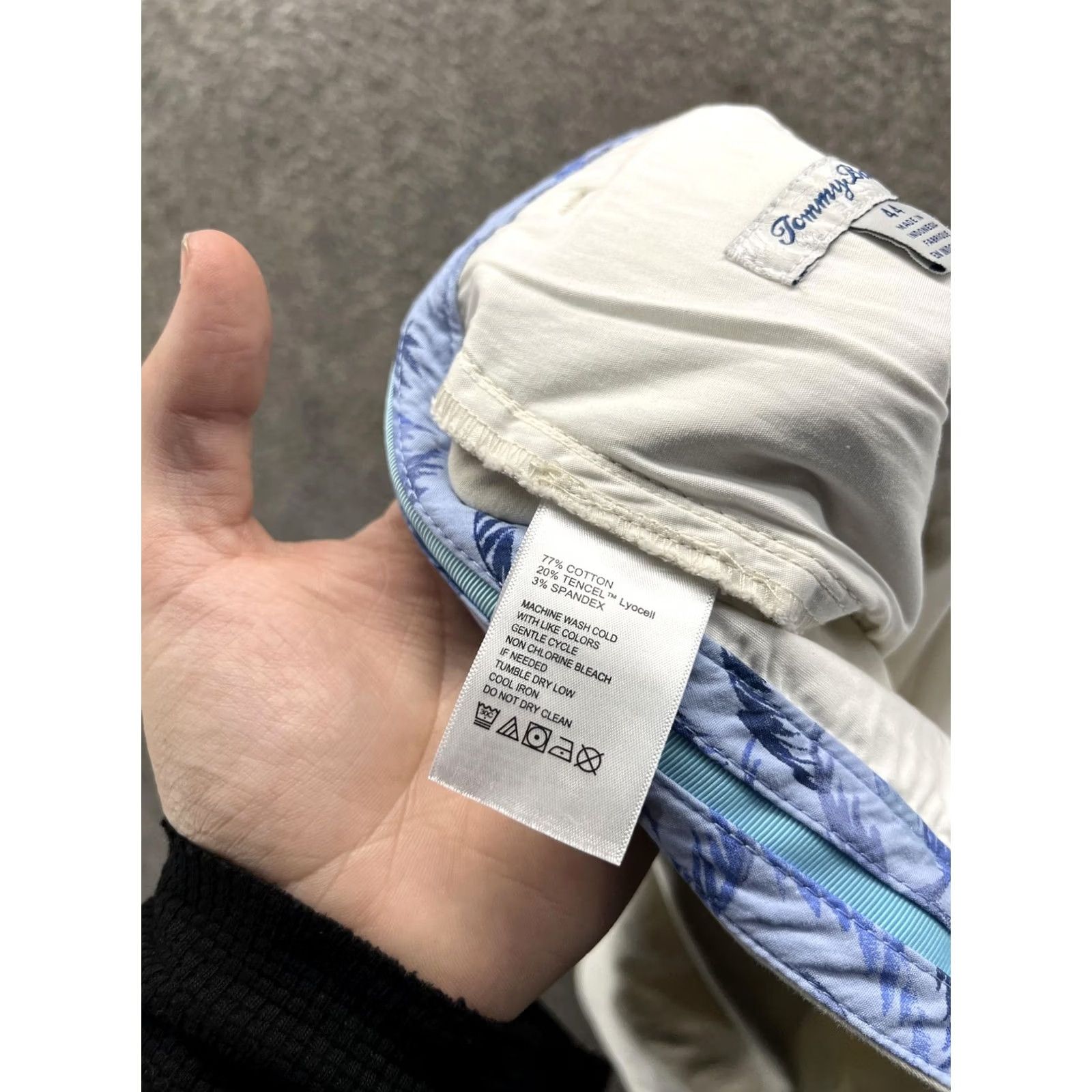 Tommy Bahama Tommy Bahama Shorts Mens 44 Beige Canvas Stretch Chino 7 Inseam Casual Summer Men’s Size 44 Beige Canvas Stretch Chino Shorts Size US 44 / EU 60 - 6 Thumbnail