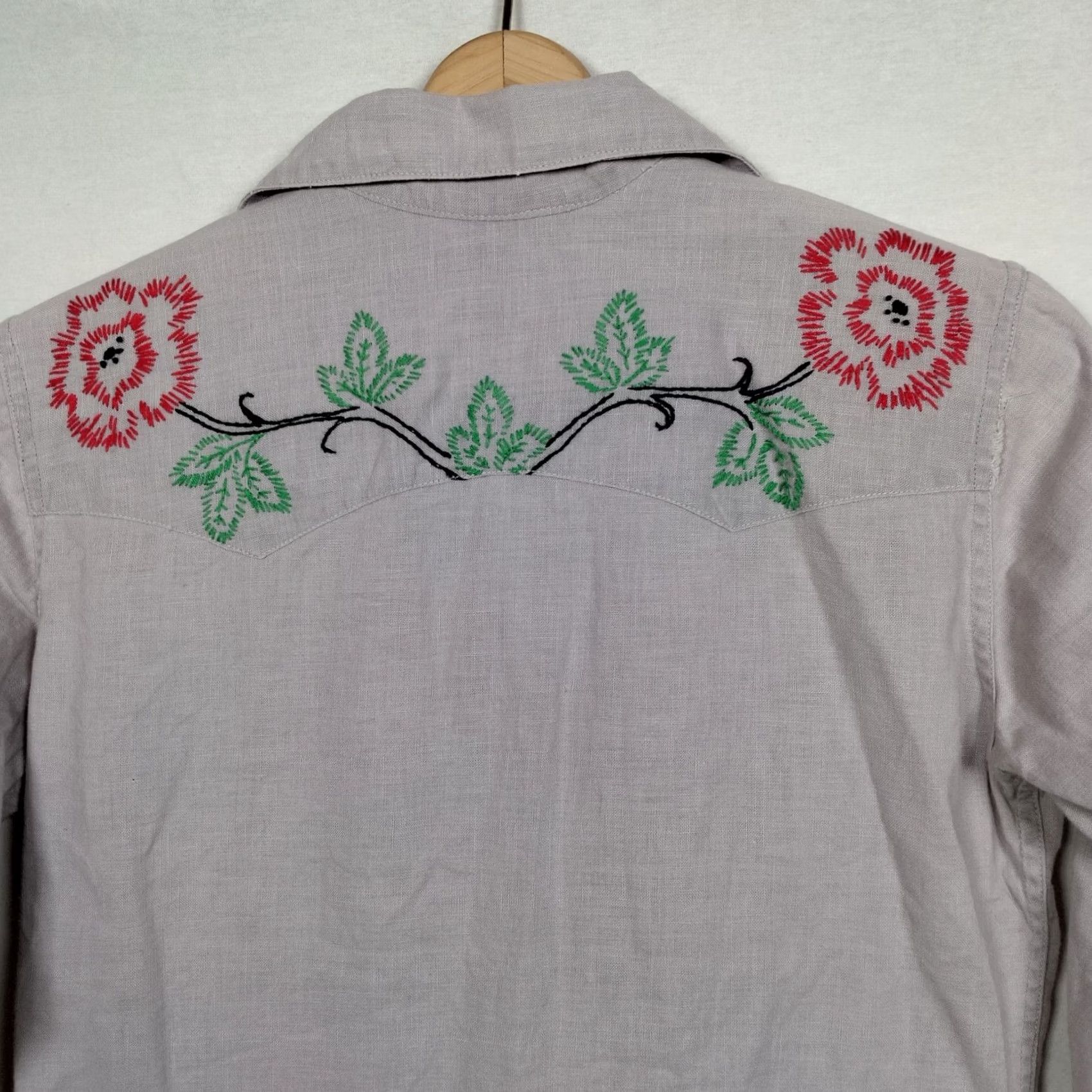 Vintage VINTAGE Handmade Shirt Womens S Gray Hand Embroidered Western Women Linen Rodeo Red Poppy Size S / US 4 / IT 40 - 5 Thumbnail